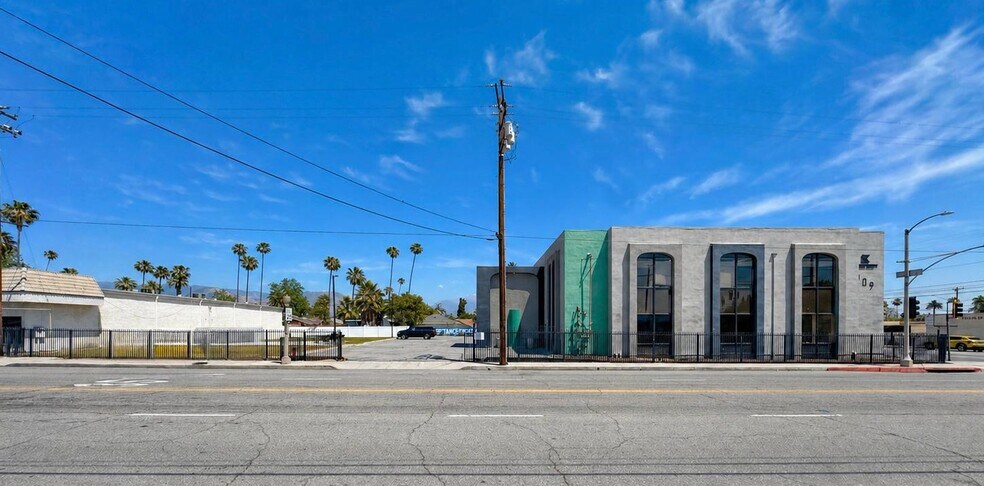More Photos Of 909 N D St, San Bernardino Office For Sale