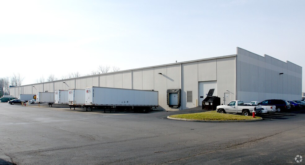 More Photos Of 3445-3455 Millennium Ct, Columbus Distribution For Lease