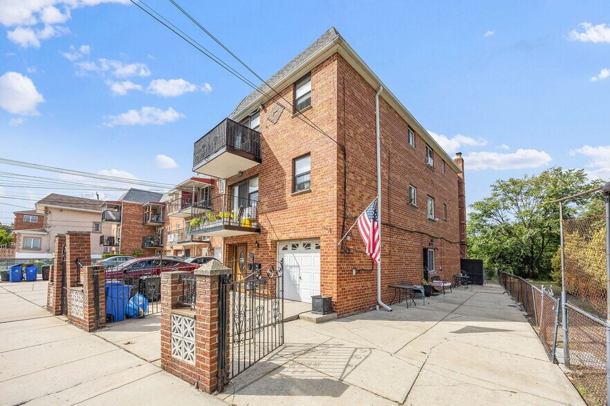 More Photos Of 7521 Caldwell Ave, Middle Village Multifamily For Sale
