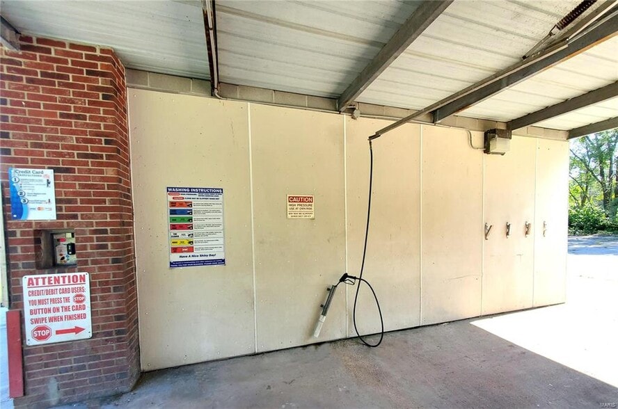 More Photos Of 520 Range Ln, Cahokia Carwash For Sale