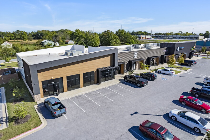 Primary Photo Of 504 E Centerton Blvd, Centerton Storefront Retail Office For Lease