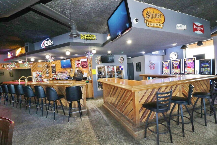 More Photos Of 121 S Main St, Tioga Restaurant For Sale