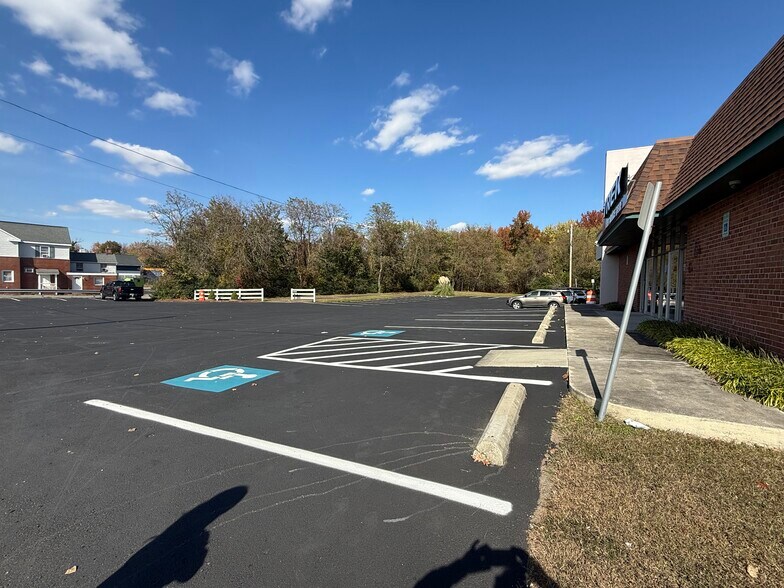 More Photos Of 3200 Leonardtown Rd, Waldorf Freestanding For Sale