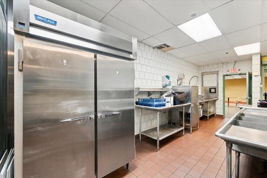 More Photos Of 301 Obetz Rd, Columbus Specialty For Sale