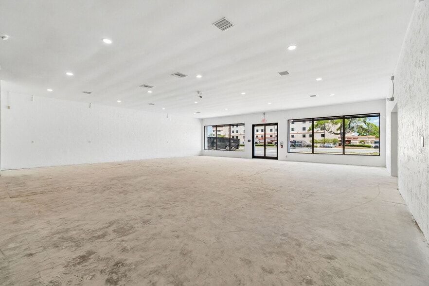 More Photos Of 1956 Kingsley Ave, Orange Park General Retail For Sale