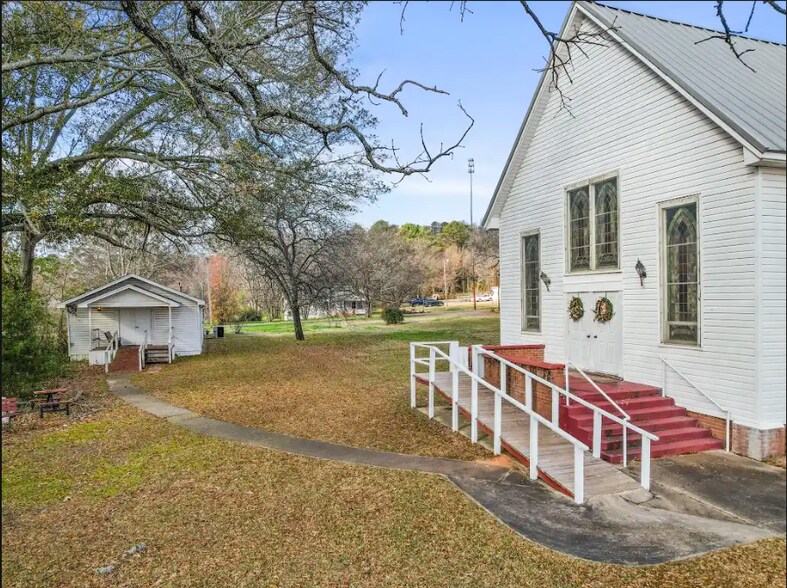 More Photos Of 307 Broadnax St, Daingerfield Religious Facility For Sale