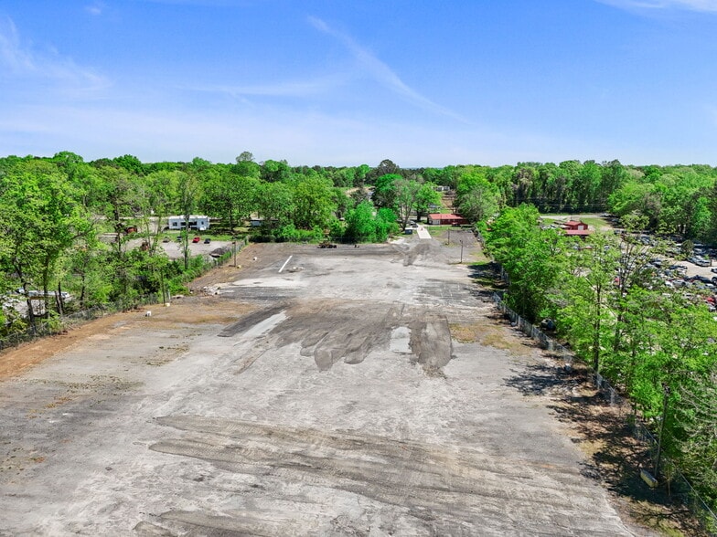 More Photos Of 623 Highway 29 S, Newnan Parking Lot For Lease
