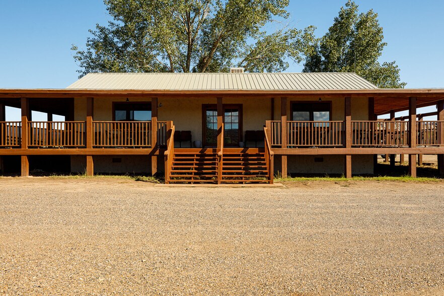 Primary Photo Of 2040 Long Rd Cyn, Kanab Freestanding For Sale