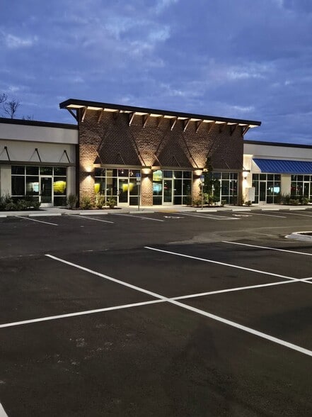More Photos Of 5650 SR 100 E, Palm Coast General Retail For Lease