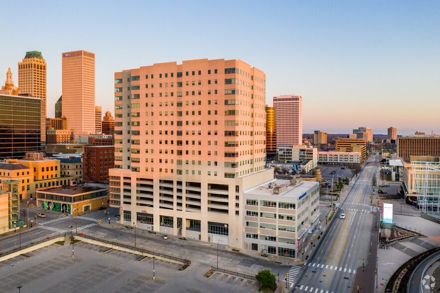 Primary Photo Of 202 S Cheyenne Ave, Tulsa Office For Lease