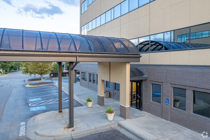 More Photos Of 8725 Rosehill Rd, Lenexa Office For Lease