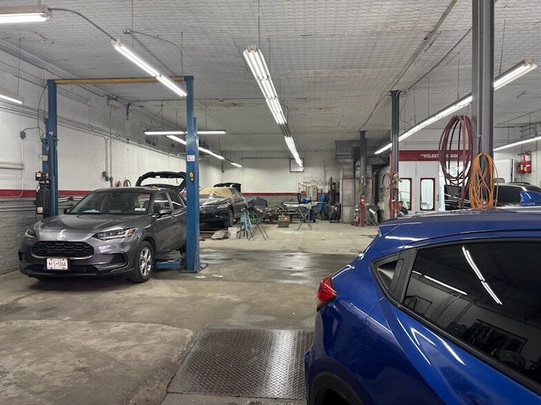 More Photos Of 1341 Blondell Ave, Bronx Auto Repair For Sale