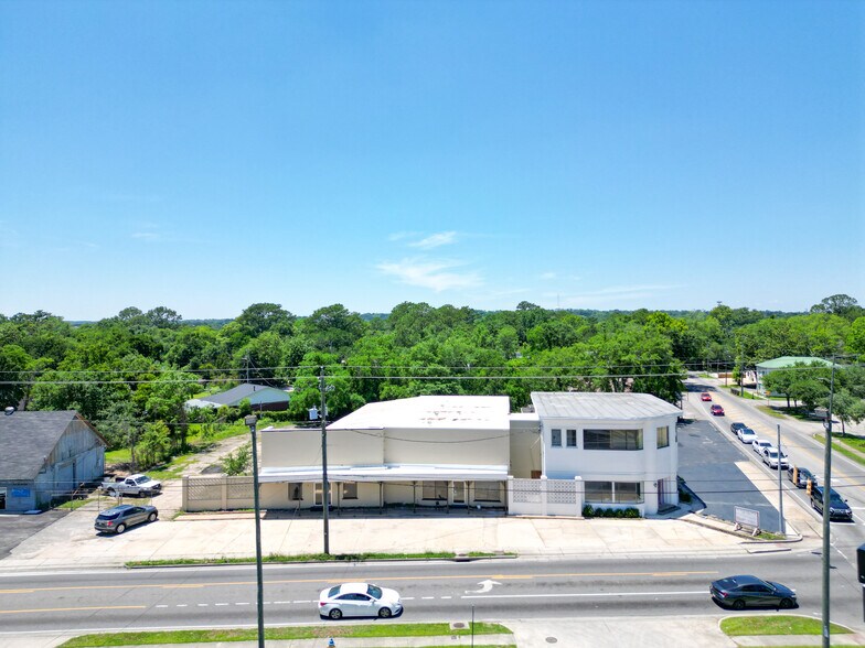 More Photos Of 97 S Sage Ave, Mobile General Retail For Sale