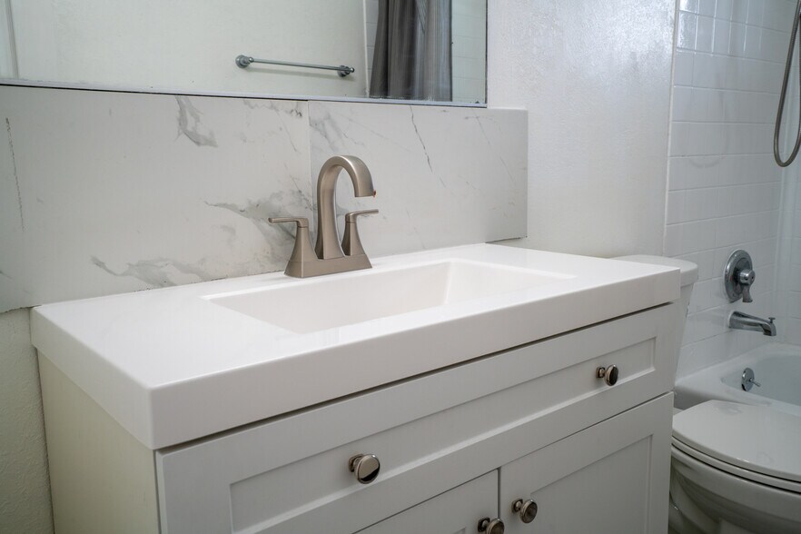 More Photos Of 1118-1124 N Mayfair Ave, Anaheim Apartments For Sale