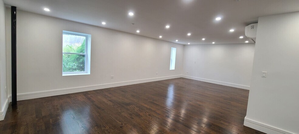 More Photos Of 94-01-94-03 101st Ave, Ozone Park Apartments For Lease