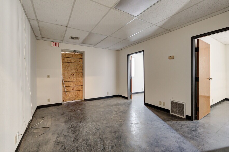 More Photos Of 412 Glade Ave, Oklahoma City Manufacturing For Lease