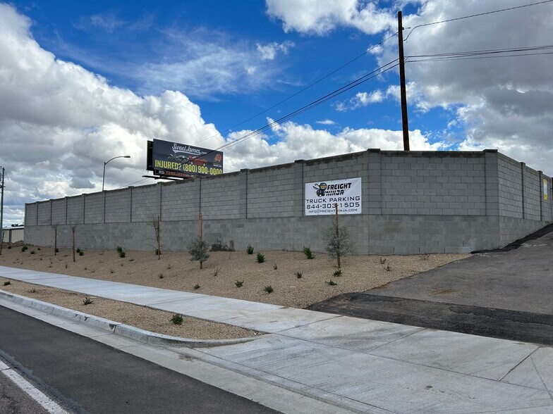 More Photos Of 12417 W Glendale Ave, Glendale Land For Lease