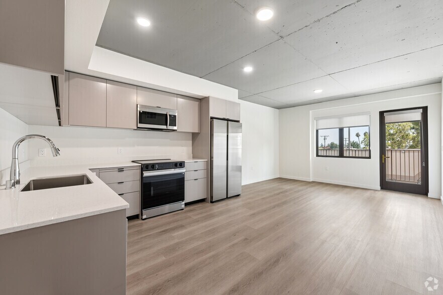 More Photos Of 127 W Pomona St, Monrovia Apartments For Lease