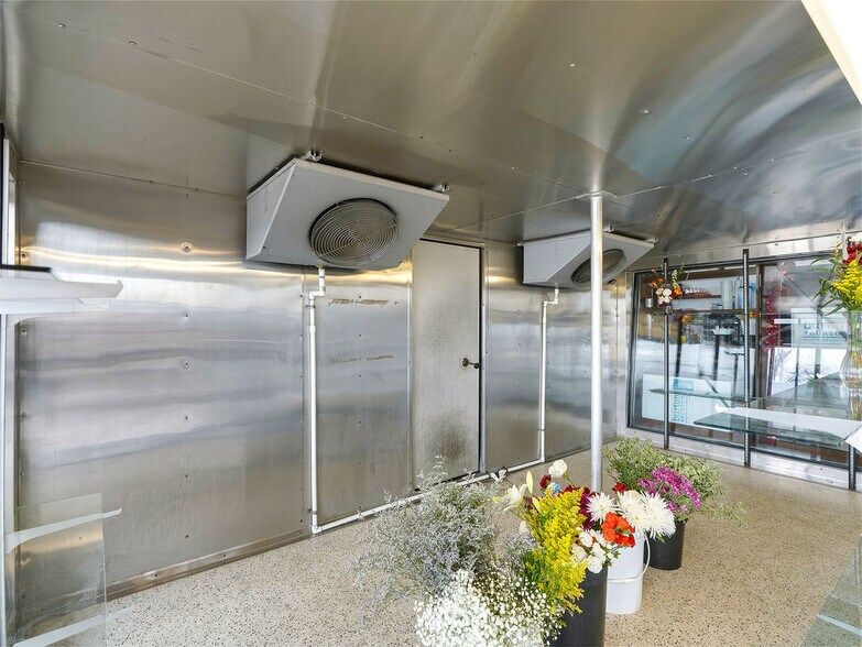 More Photos Of 530 N Mississippi Ave, Ada Freestanding For Sale