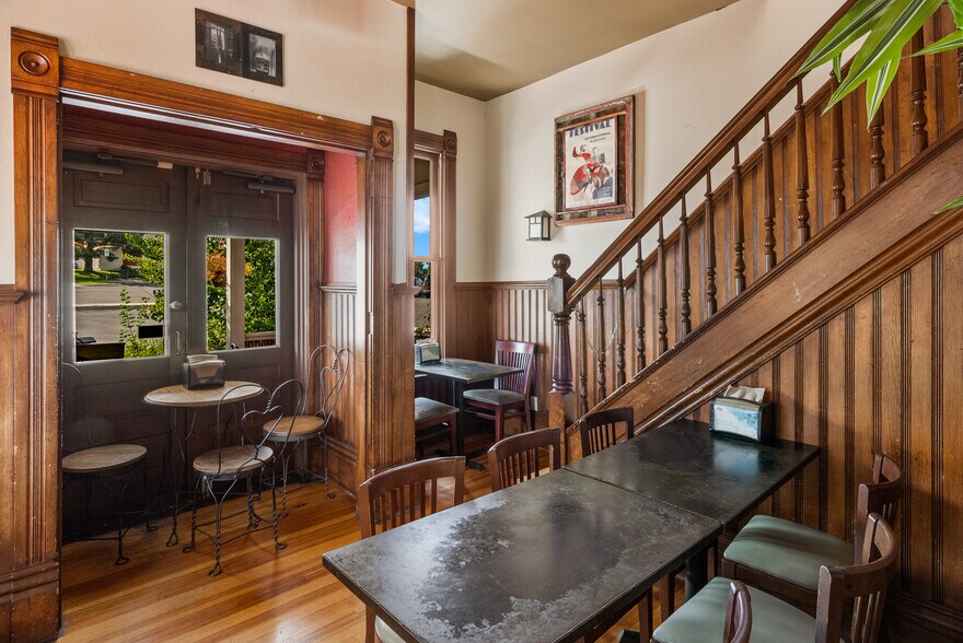 More Photos Of 2711 W College St, Bozeman Restaurant For Sale