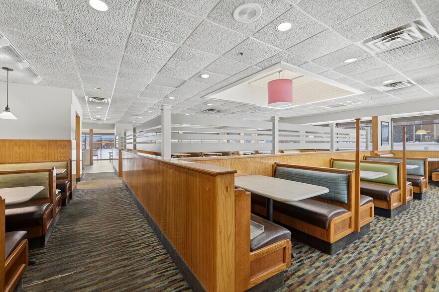 More Photos Of 143 Division St, Stevens Point Restaurant For Sale