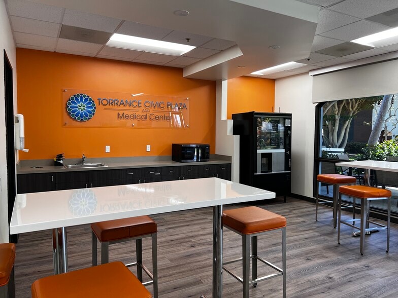 More Photos Of 3400 Torrance Blvd, Torrance Unknown For Lease