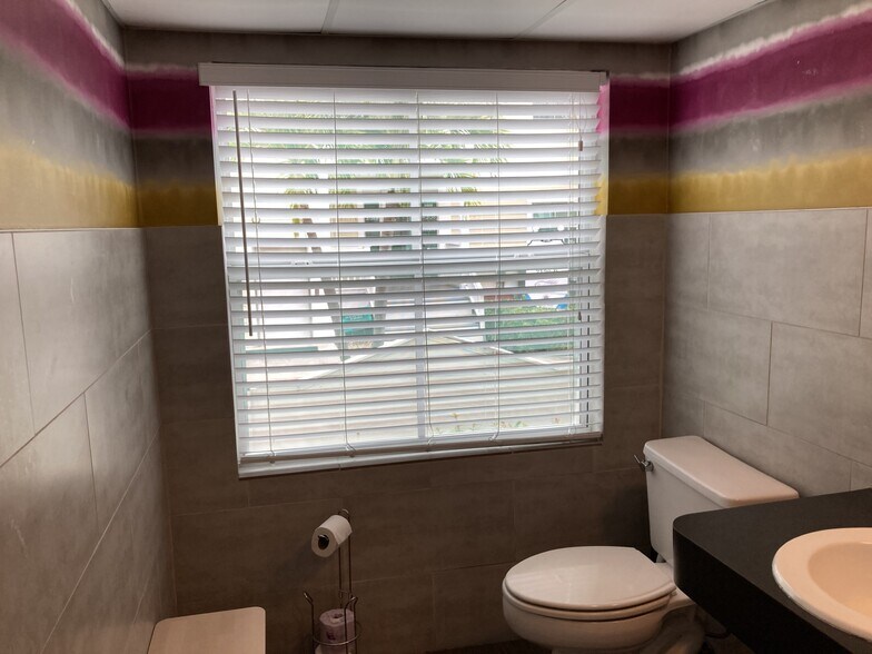 More Photos Of 3146 Northside Dr, Key West Office For Sale