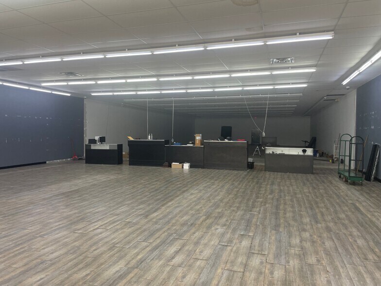 More Photos Of 2400 W Okmulgee St, Muskogee Freestanding For Lease