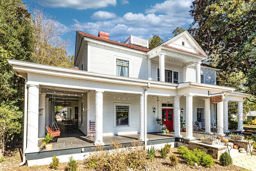 More Photos Of 252 Seavy St, Senoia Hospitality For Sale