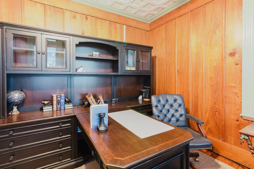 More Photos Of 37951 Meridian Ave, Dade City Office For Sale