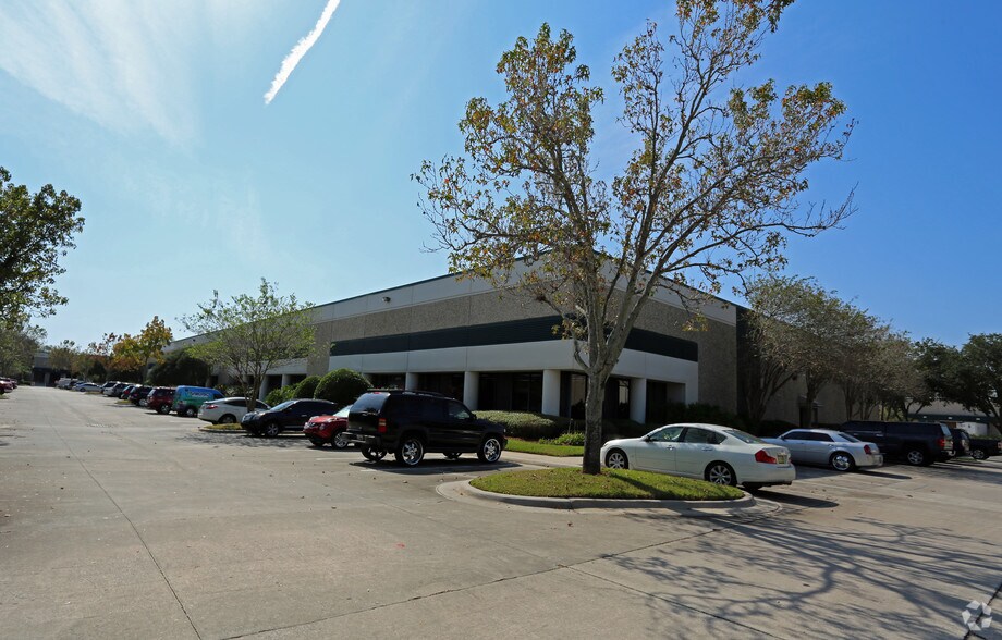 More Photos Of 207 Kelsey Ln, Tampa Truck Terminal For Lease