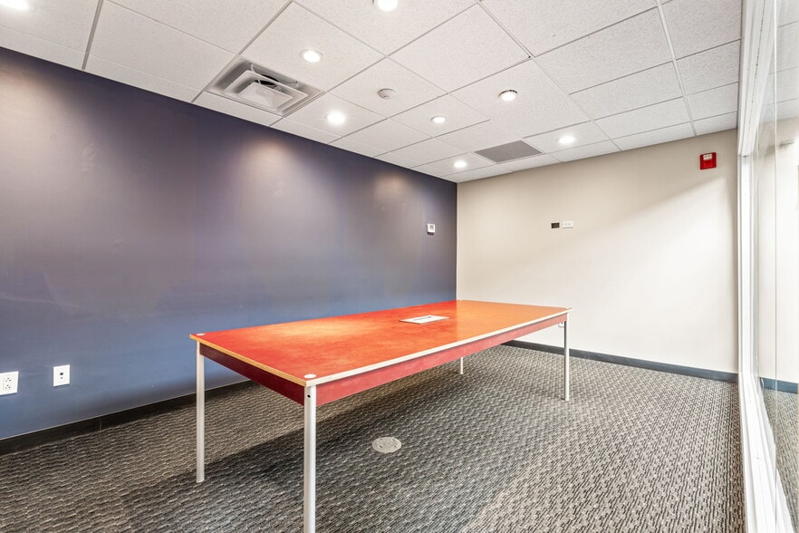 More Photos Of 1 Harris St, Newburyport Medical For Sale