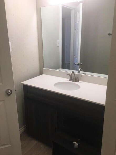 More Photos Of 429 Johnson St, Longview Apartments For Sale