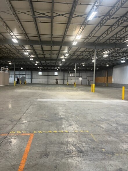 More Photos Of 500 Soho Dr, Adairsville Warehouse For Lease