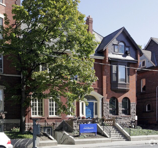 More Photos Of 39 Spadina Rd, Toronto Office For Sale