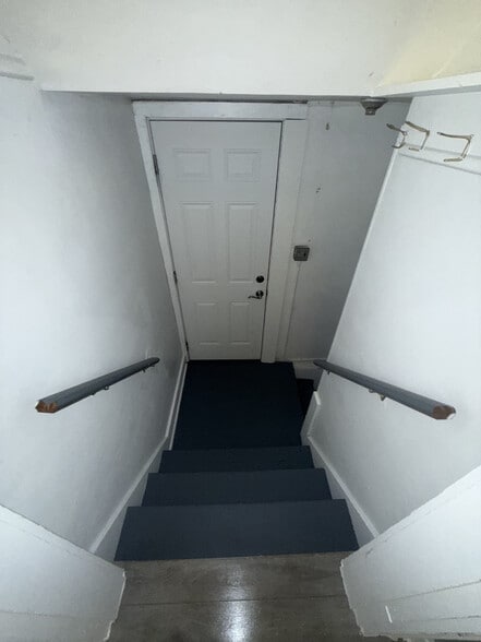 More Photos Of 2637 Sullivant Ave, Columbus Freestanding For Lease