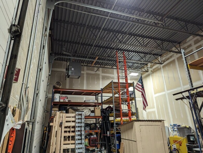 More Photos Of 52 Connecticut Ave, South Windsor Light Manufacturing For Lease