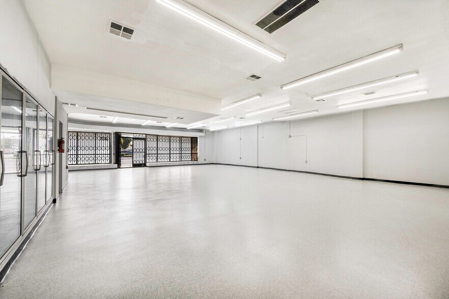 More Photos Of 1941 Atlantic Ave, Long Beach Convenience Store For Sale