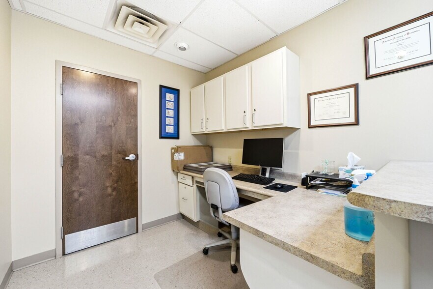 More Photos Of 329 Wesley St, Johnson City Medical For Sale
