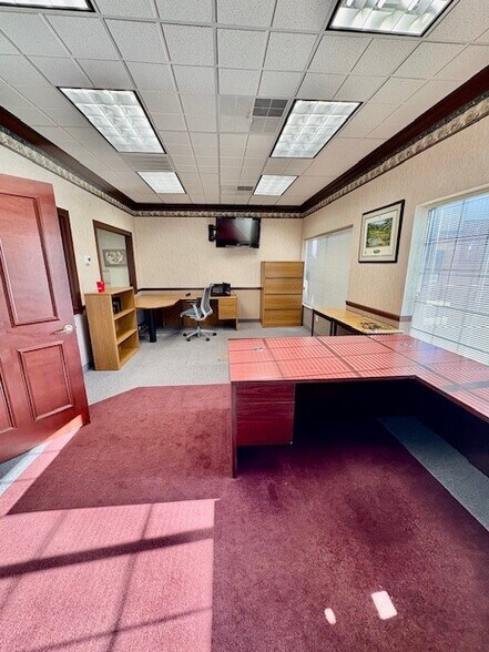 More Photos Of 852 Cambridge Blvd, O'Fallon Medical For Lease
