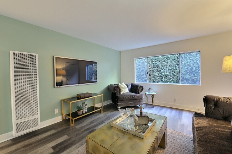 More Photos Of 534 Broadway St, Venice Apartments For Sale
