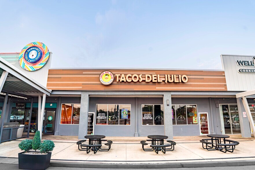 More Photos Of 8141 Long Point Rd, Houston Unknown For Lease