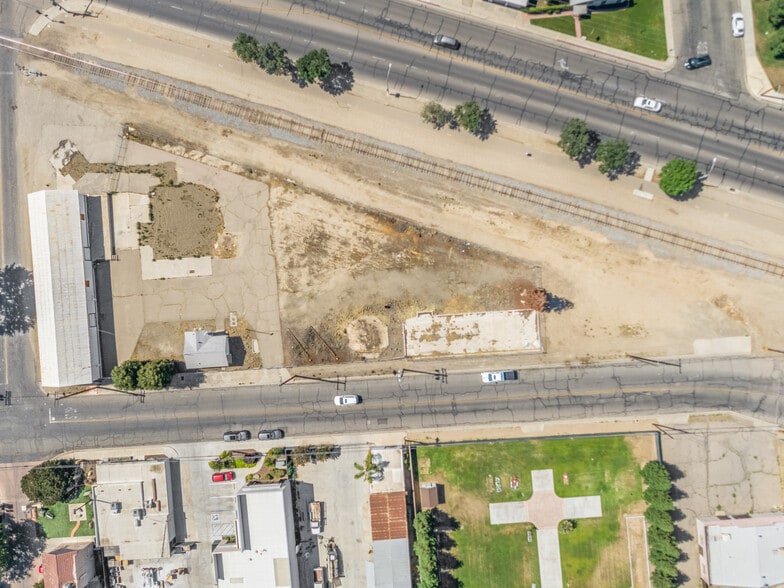 More Photos Of 1319 W Goshen Ave, Visalia Industrial For Sale