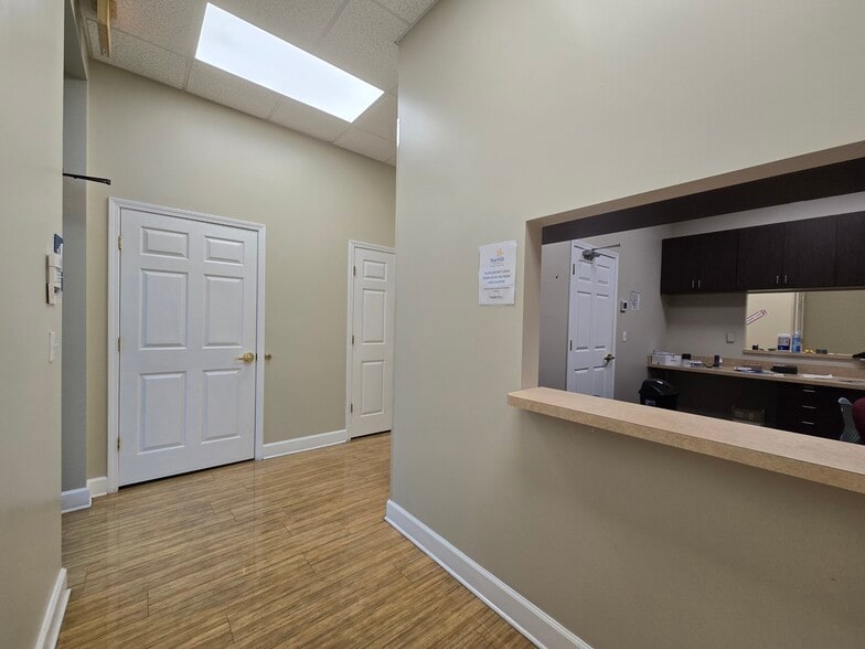 More Photos Of 4500 Hodges Blvd, Jacksonville Office For Lease