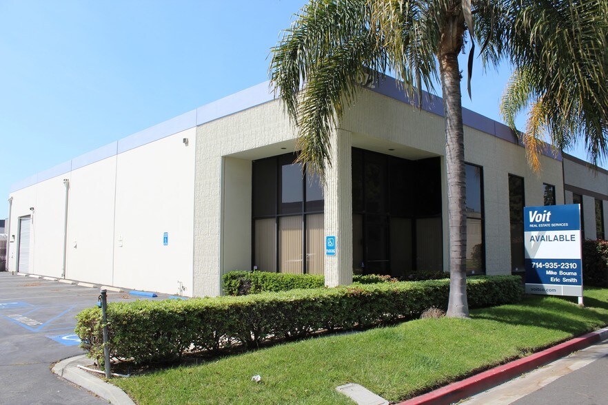 More Photos Of 5672 Buckingham Dr, Huntington Beach Warehouse For Lease