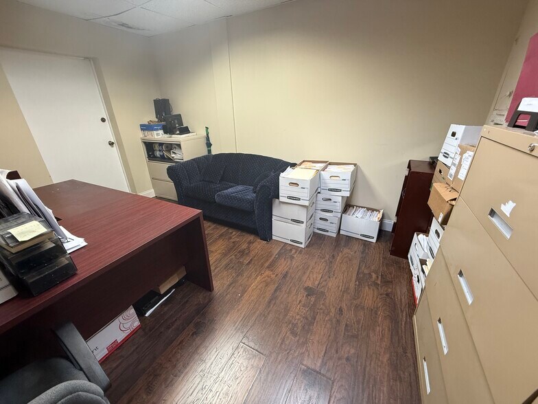 More Photos Of 3801 N University Dr, Sunrise Storefront Retail Office For Lease