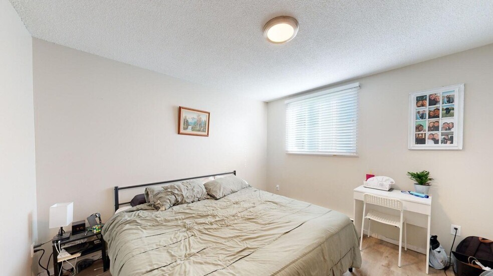 More Photos Of 184 Simcoe St, London Apartments For Sale