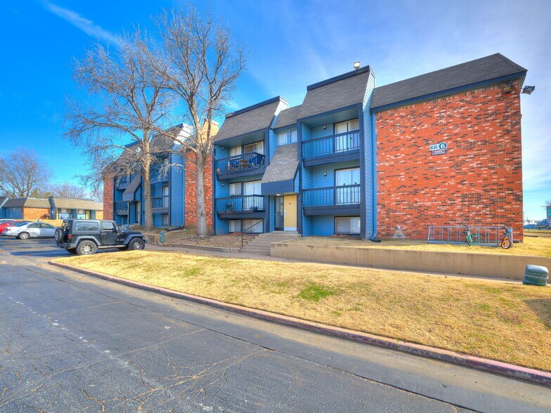 More Photos Of 1311 N Ash Pl, Owasso Apartments For Sale