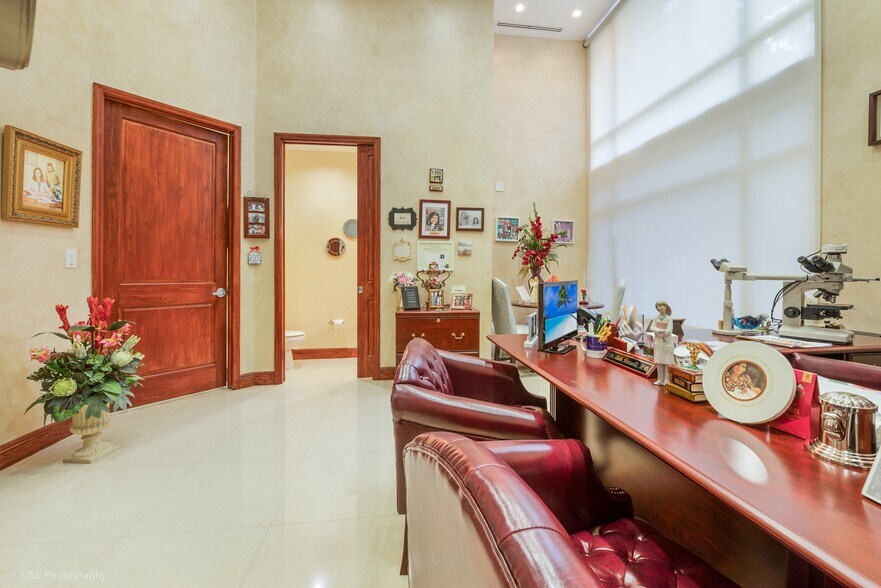 More Photos Of 135 San Lorenzo Ave, Coral Gables Office For Sale