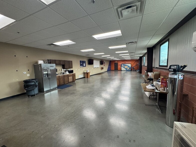 More Photos Of 6850 W 47th Ter, Mission Warehouse For Sale